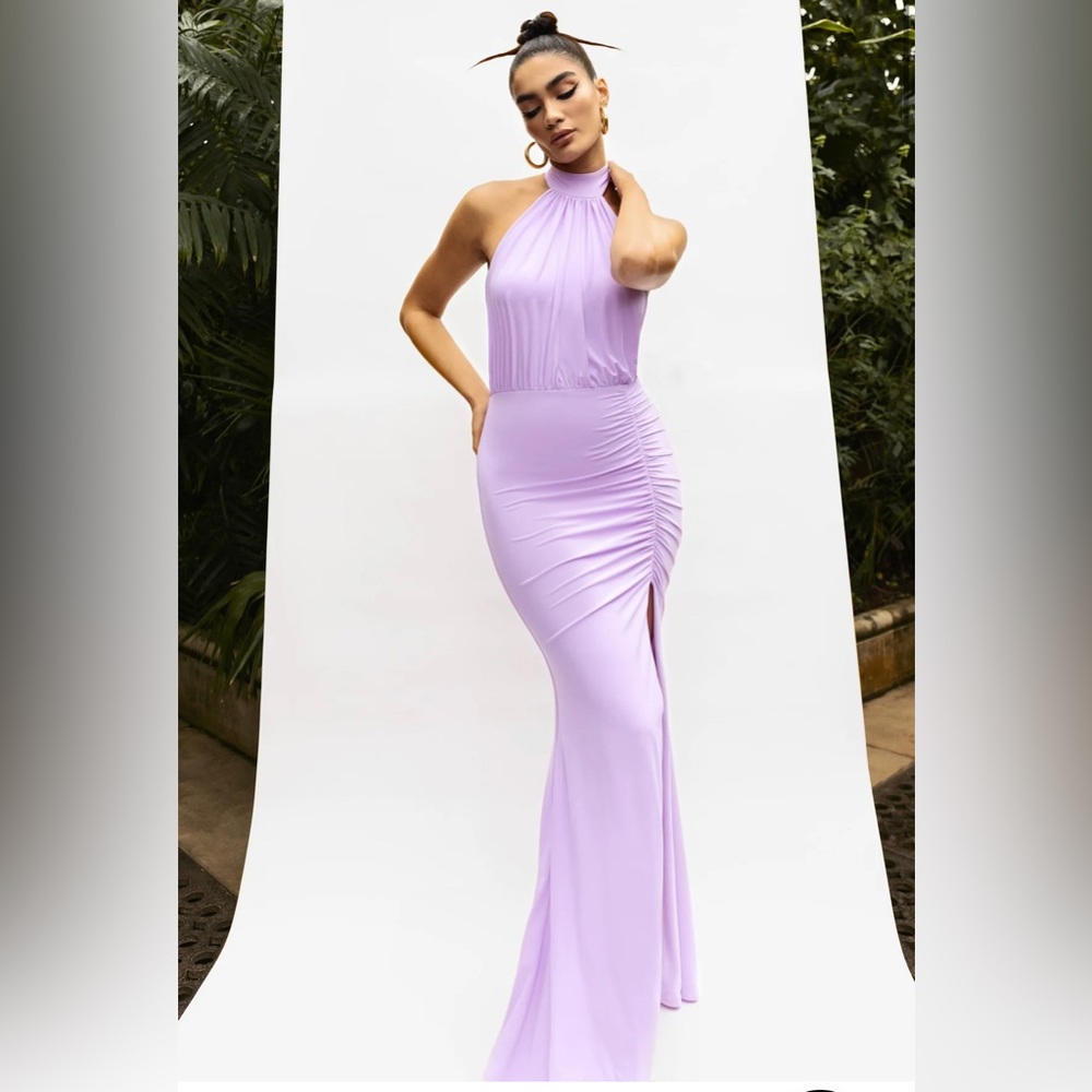 Prom dress. Lilac backless halter neck maxi dress with a slit. Size 0